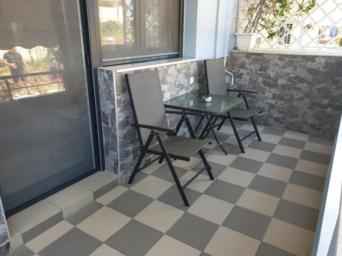Iros Apartment Néa Péramos Kültér fotó
